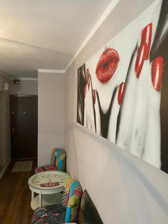 12 O'Clock Studio Bucharest Luaran gambar