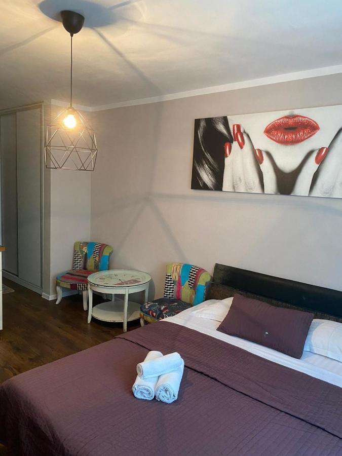 12 O'Clock Studio Bucharest Luaran gambar